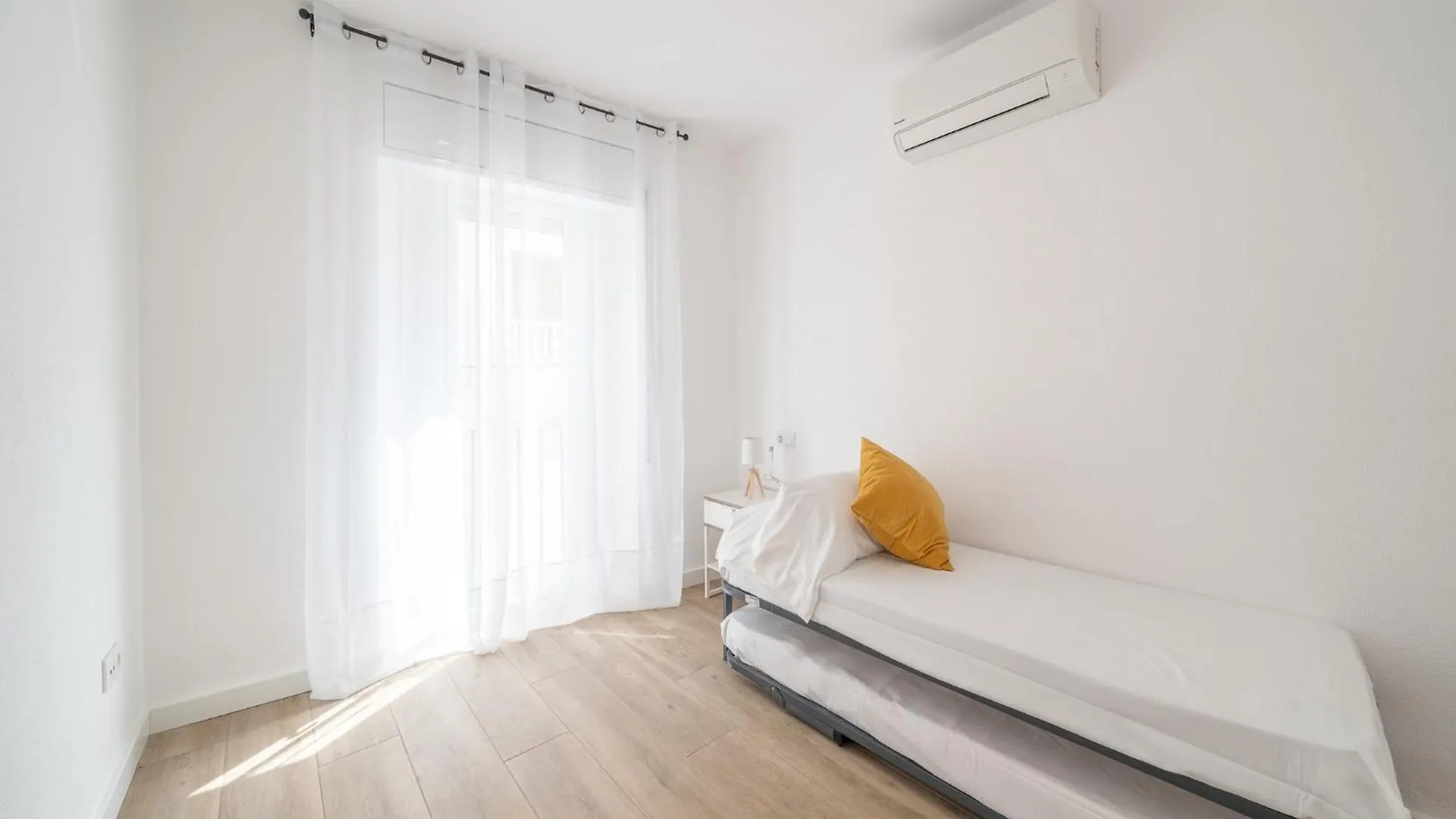 Pet-Friendly Apartment For Six People L'Escala